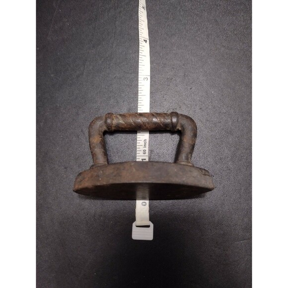 Antique child cast iron sad iron - Picture 3 of 7